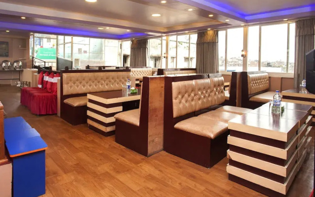Oyo 607 De' Tisha Inn Lounge & Bar