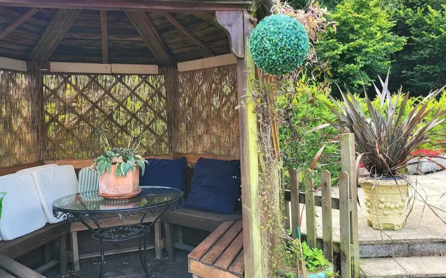 Escape the Ordinary - Dorset Village Vacation