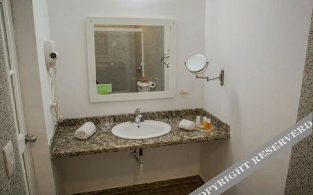 Agua Dorada Beach Hotel by Lidotel