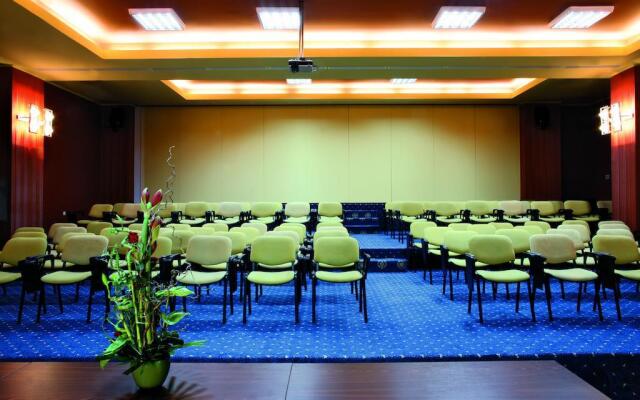 Central Plaza Hotel
