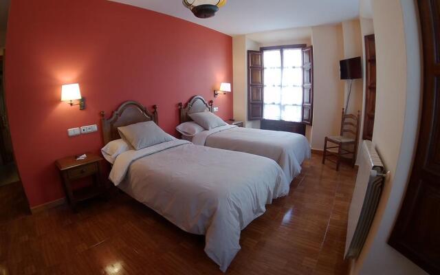Hotel Piloñés