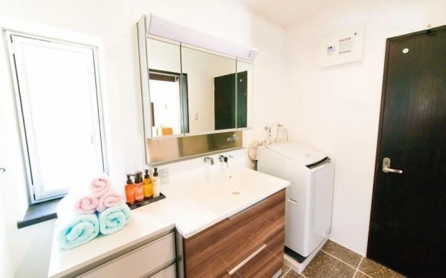 Minamijyujisei Resort Shiraho Nostalgy Garden