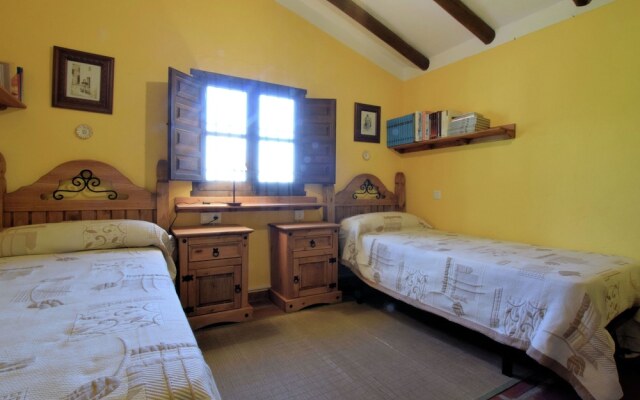 Attractive Holiday Home in Canillas de Aceituno With Terrace