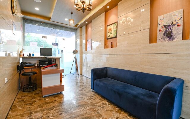 Hotel 7th Crossing by FabHotel