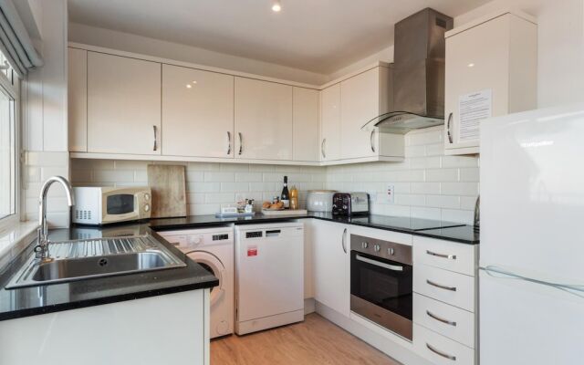 Sea View Apartment - Sea Front Apartment With Views