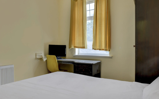 Empire Hotel