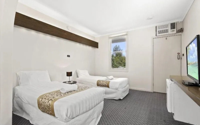 Nowa Nowa Hotel Motel