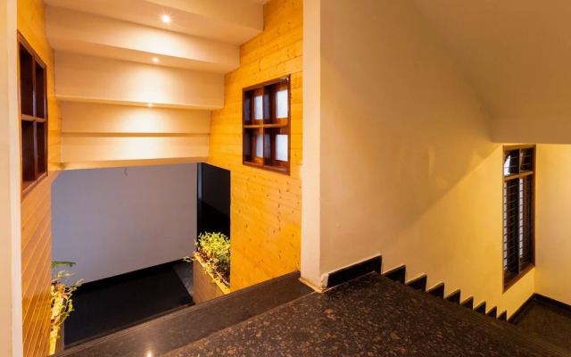 Sumitel Sanderling 500 meters from Mall Road