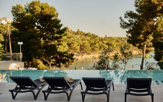 Colentum Resort Murter