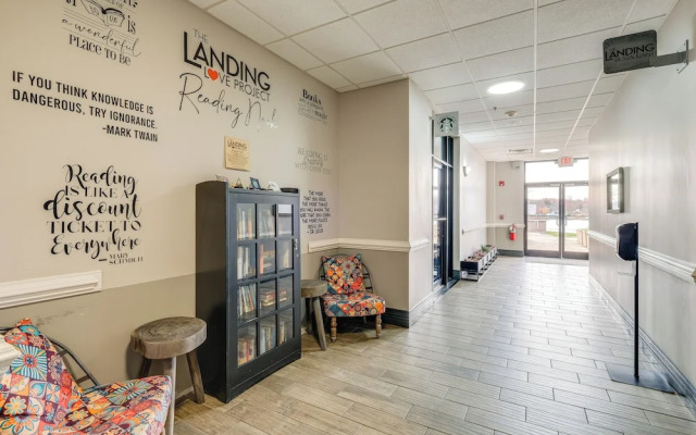 Balcony & Serene Views: Cozy Condo in Huddleston!