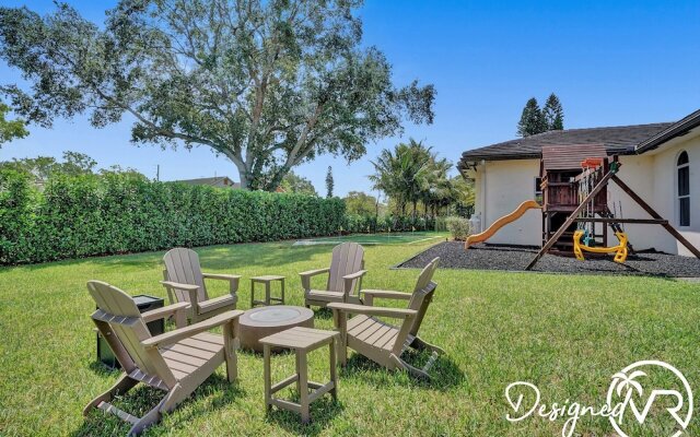 8-BR with Pool & Mini-golf & Soccer