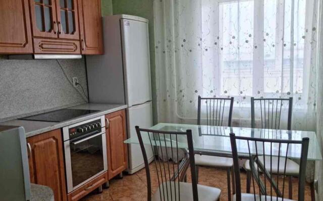 Апартаменты ДеньНочь в 1-ом микрорайоне д. 42А