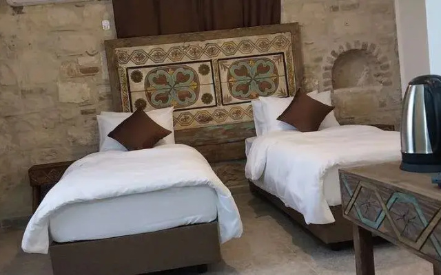 Chakra Vourla Hotel
