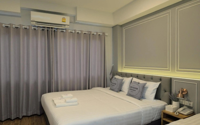 De Lavender Bangkok Hotel