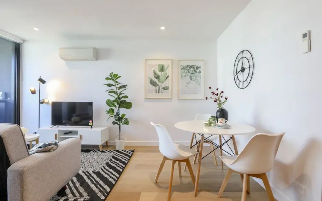 Kozyguru Docklands Modern 1 Room Unit