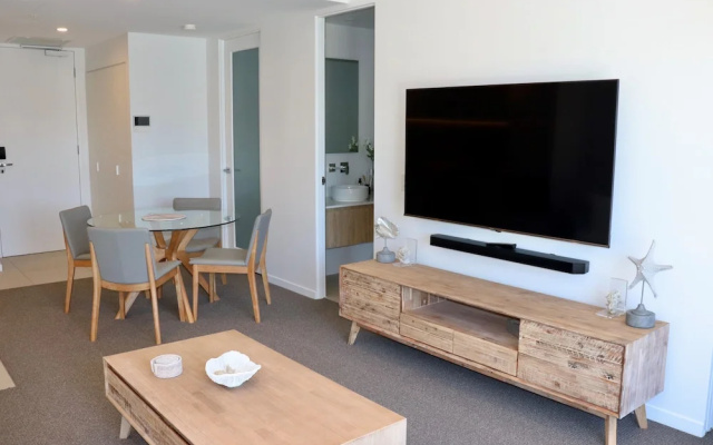 X Kirra Apartments