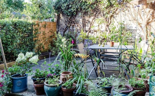 Elegant 2 Br Apartment in W/Garden, Fits 6