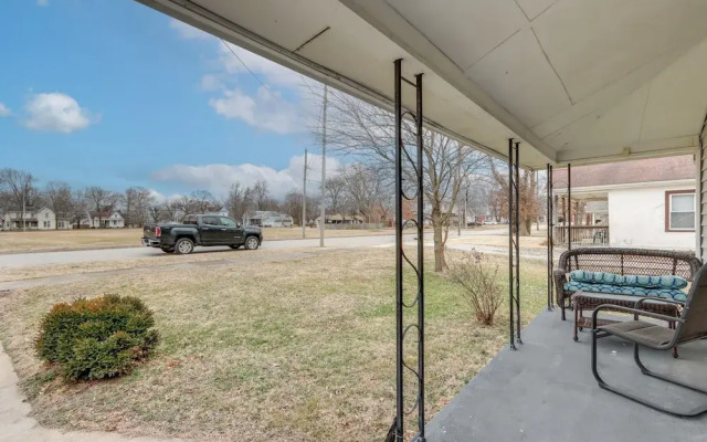 Walkable & Updated Nevada Home: Family Friendly!