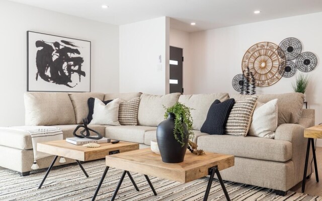 Scottsdale Dreyfus 5 Bedroom Home by RedAwning