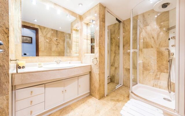 Reina Sofía City Center