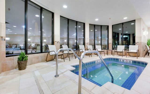 Hilton Garden Inn Milwaukee Airport