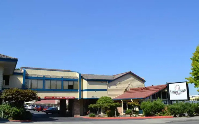 Sandstone Inn