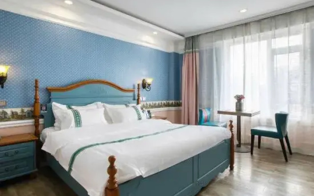 California Journey Holiday Inn (FAW Wuyue Plaza)