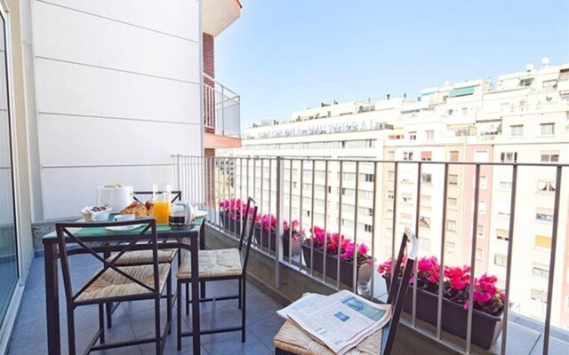 Charmsuites Nou Rambla Apartments