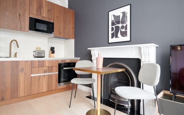 Sonder Kensington Town House