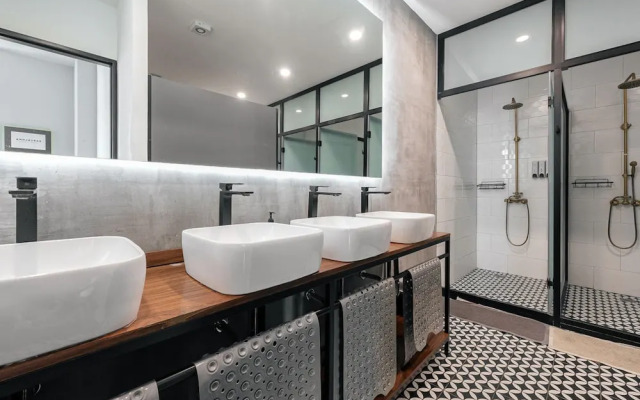 Top Bed Mixed Shared Room