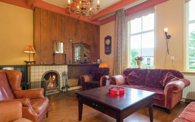 Secluded Farmhouse in Balkbrug with Hot Tub