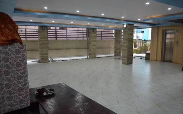 City Plaza Guest House and Restaurant