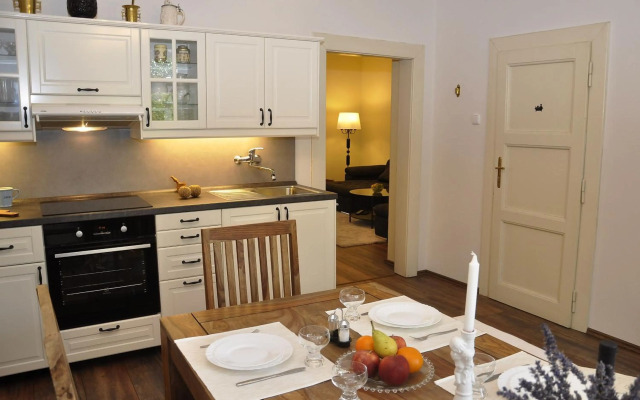 Atmospheric Quiet Apartment