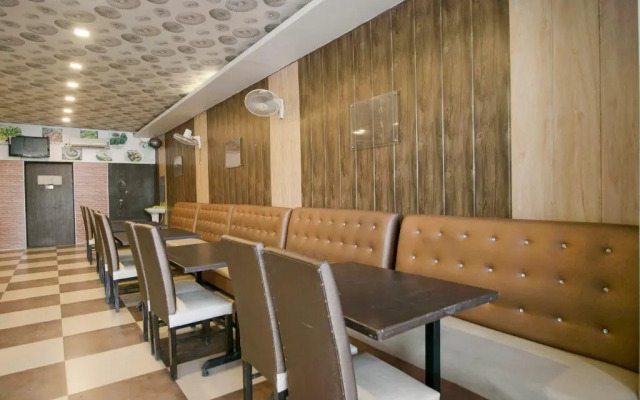 Crown Resort And Restaurent by OYO Rooms