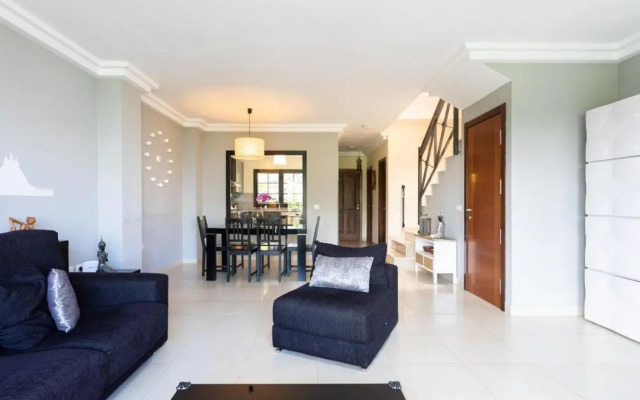 La Casita Gris