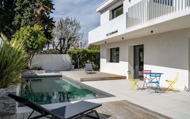 Superbe villa moderne avec piscine à Marseille