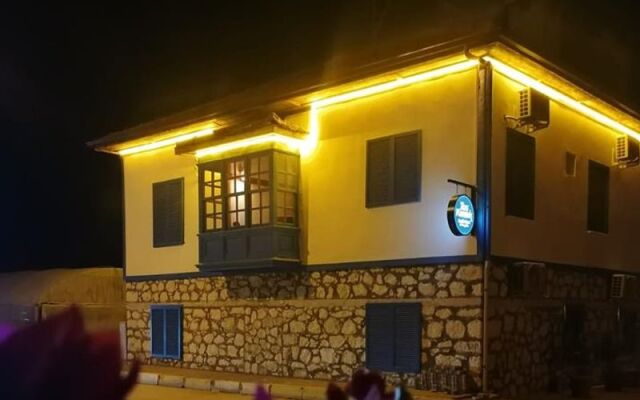 Tas Konak Butik Otel Bungalov