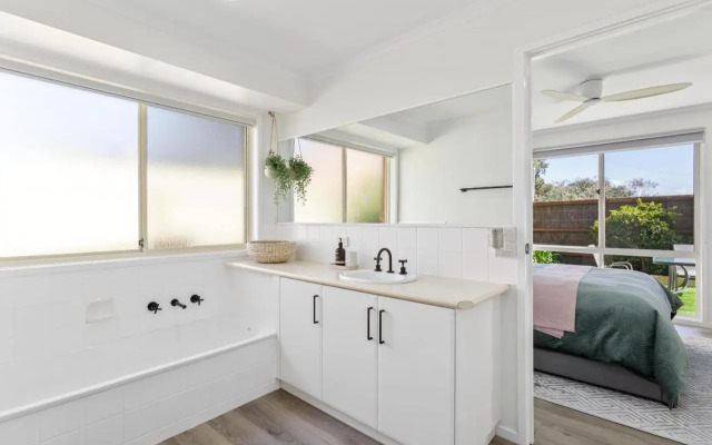 2 Bedroom Unit - Close To The Beach