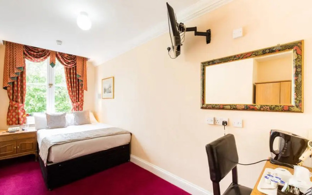 Lord Kensington Hotel