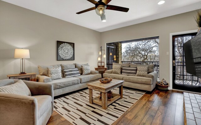 Luxury Riverfront Condo 1 BLK to Schlitterbahn!