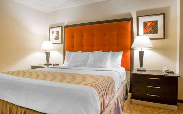 Econo Lodge Inn & Suites Stevens Point