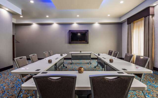 Best Western Plus Waller Hotel