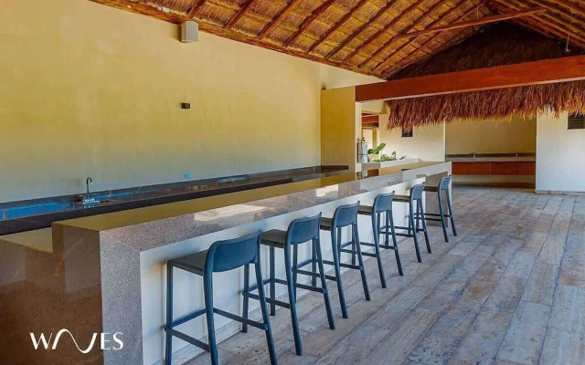 2 Br. Roof W/infinity Pool + Jacuzzi Spacious