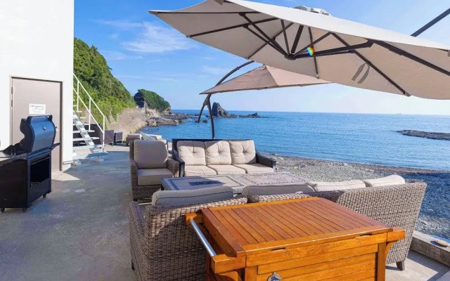 Beach Terrace Kushimoto