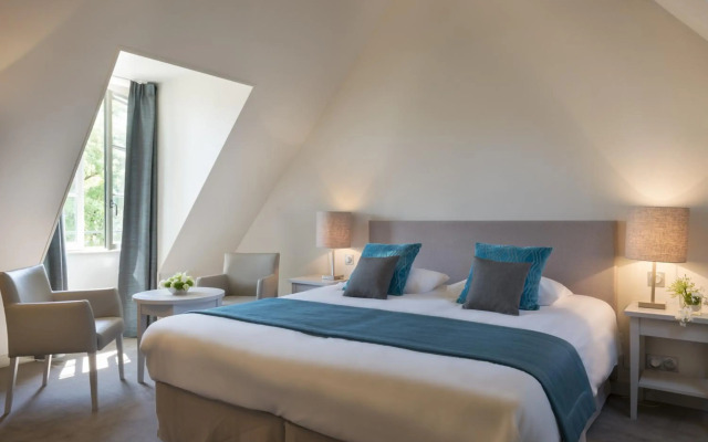 Hôtel Aux Vieux Remparts, The Originals Relais
