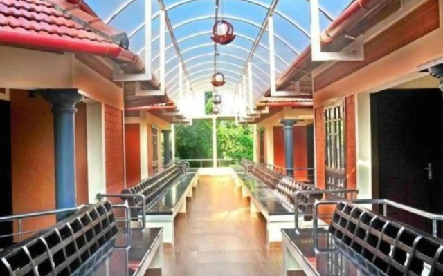 Dahlia Beach Resort