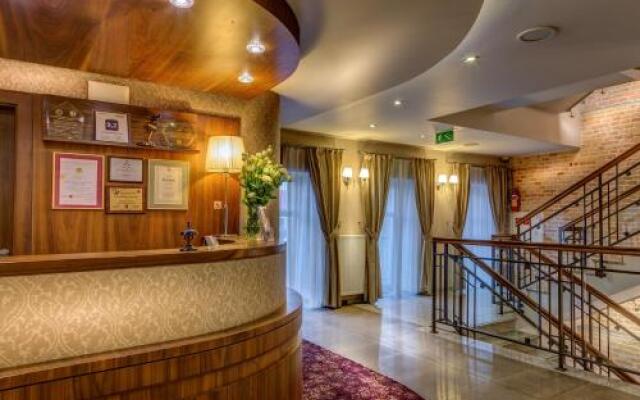 Hotel-Restauracja Platan
