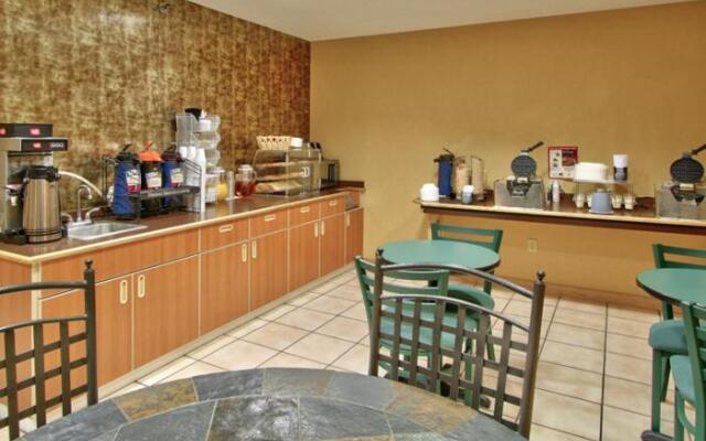 Western Skies Inn And Suites