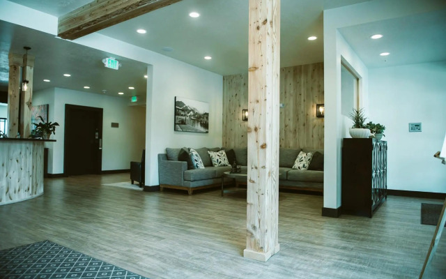 Silver Creek Hotel
