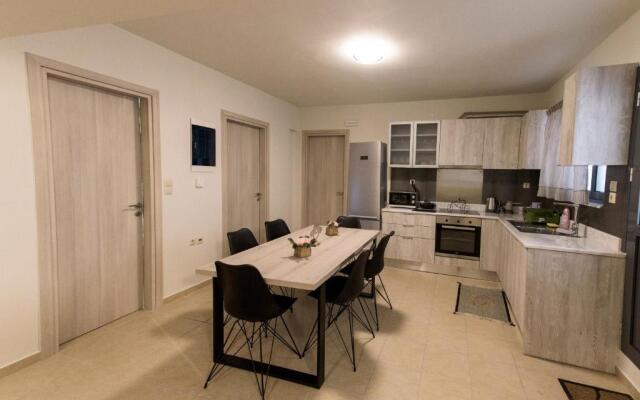 Theo & Ms Apt - 2 Beds - Garden - Parking - Wifi